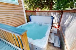 Bella Beach Home with private hot tub walk to beach park and cafe - Image 3