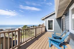 Sunlit home with gorgeous ocean views big decks and hot tub - Image 5