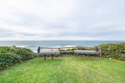 Oceanfront house with private hot tub and amazing ocean views - Image 3