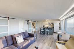 Cozy Ocean-View Condo Near Beach & Coastal Events - Image 5