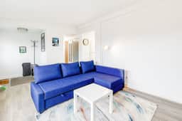 Ocean view home with pool table and fast WiFi steps to beach shops and eateries - Image 4