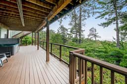Idyllic Cape retreat with ocean views and private hot tub walk to state beach - Image 2