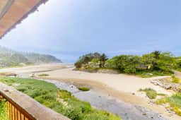 Dog friendly oceanfront condo with beach access and updated interior - Image 3