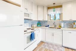 Nautical Themed Family Friendly Beach House with Three Arches View - Image 4