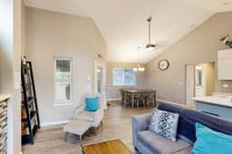 New House in Quiet Location with Modern Amenities near Beach Lake and Town - Image 4