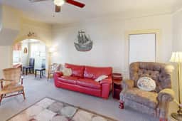 Charming Cottage with Central Location Mountain Views and Beach Access Across Street - Image 3