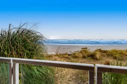 Oceanfront townhome with amazing views decks beach access and updated kitchen - Image 3