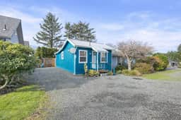 Historic Rockaway Cottage Near 7 Miles of Beach - Image 5