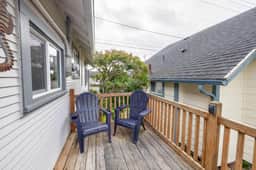 Coastal cottage in Rockaway Beach, steps to ocean - Image 2