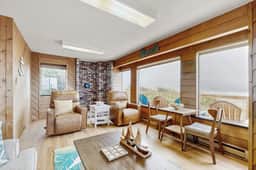 Oceanfront home with great views high speed WiFi and direct beach access - Image 4