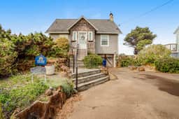 Oceanfront cottage with water view deck gas fireplace and washer dryer - Image 4