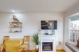 Oceanfront 2nd floor condo with ocean views balcony and seasonal beach access - Image 5