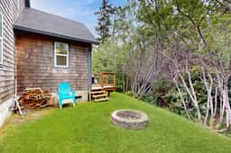 Charming home near coast with firepit deck front porch - Image 2