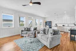 Oceanview home with WiFi washer dryer gas fireplace balcony - Image 3