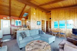 Ocean front home with spacious deck and beach access near shops and restaurants - Image 5