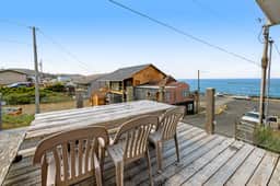 Beach View Dog Friendly Home with Gas Fireplace Deck Beach Access and Free WiFi - Image 2
