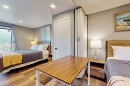 Classy Dog Friendly Studio with Free WiFi and Cable Walk to the Beach - Image 5