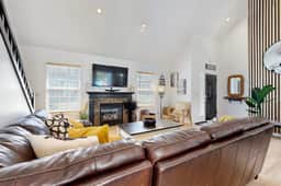 Cottage near the beach with hot tub gas fireplace washer dryer dog friendly - Image 4