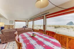 Cozy dog friendly home with ocean views beach access grill and WIFI - Image 4