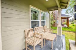 Cozy coastal retreat with deck grill firepit and WiFi walk to beach - Image 2