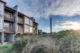 Contemporary oceanfront condo with amazing views dog friendly - Image 2