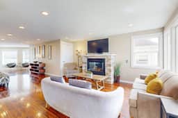 Luxurious and Spacious Renovated Condo with Gorgeous Ocean Views Dogs OK - Image 3