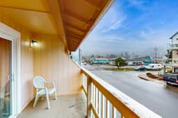 Dog Friendly Motel Room Located Near the Beach and Downtown - Image 2