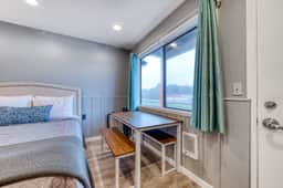 Dog Friendly Room with Full Kitchen Walk to the Beach and Downtown - Image 3
