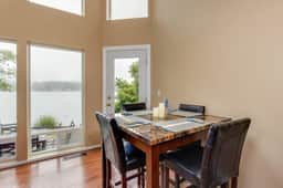 Dog Friendly Lakefront Vacation Home with Stunning Views and Spacious Deck - Image 4