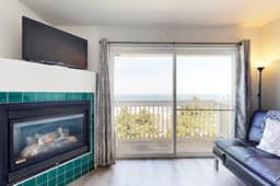 Dog Friendly Studio with Ocean Views WiFi Short Walk to the Beach - Image 2