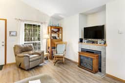 Dog Friendly Home Just a Half Mile Walk to the Beach and Heart of Town - Image 4