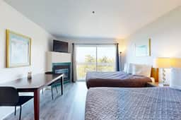 Dog Friendly Studio with Free WiFi Ocean Views and Easy Beach Access - Image 3