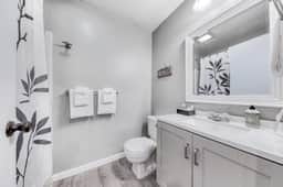 Dog friendly Two Room Combination Walk to Downtown and the Beach - Image 4
