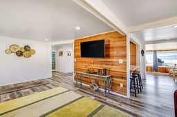 Gorgeous home overlooking the bay near a boat launch dog friendly - Image 4