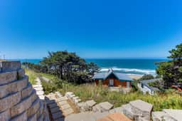 Lower Level Oceanview Studio with Balcony and Close Beach Access Dogs OK - Image 3