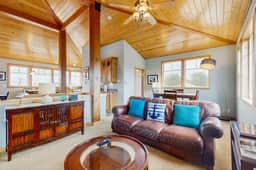 Dog friendly Neskowin Village home with ocean views private hot tub and patio - Image 2