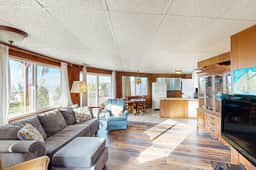 Spacious Dog Friendly Getaway with Boat Parking Perfect for Two Families - Image 3