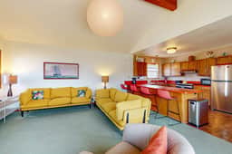 Mid century modern styled home with patio WiFi washer dryer walk to beach - Image 4
