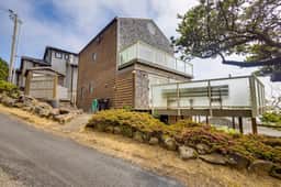 Spacious dog friendly home with ocean views sauna wood stove and WIFI - Image 3