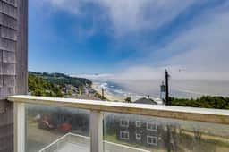 Spacious dog friendly home with ocean views sauna wood stove and WIFI - Image 4