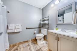 Dog friendly motel with kitchens and kitchenettes and WiFi walk to the beach - Image 5