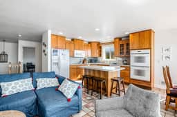 Waterfront dog friendly home a few steps from the beach with hot tub - Image 3