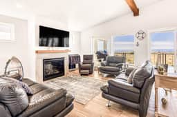 Beautiful beachfront home with huge ocean view beach access and large deck - Image 3