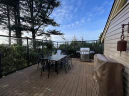 Dog-Friendly Bayfront Escape w/ hot tub, decks & beach access - Image 5