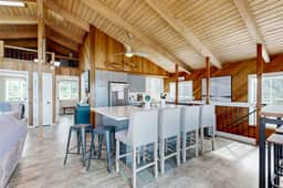 Renovated home near beach access with two kitchens and fireplace dog friendly - Image 3
