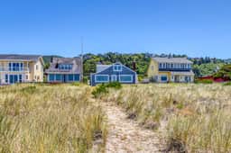 New listing Oceanfront home with private beach access amazing views and Ping Pong - Image 4
