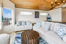 Luxury Dog Friendly Home with Ocean Views Gas Fireplace Jetted Tub Deck - Image 2