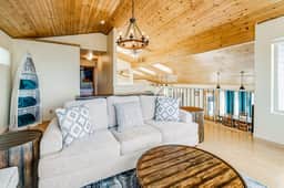 Luxury Dog Friendly Home with Ocean Views Gas Fireplace Jetted Tub Deck - Image 3