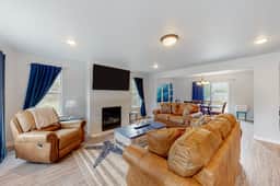 4BR home steps from the beach with private hot tub fireplace and firepit - Image 4