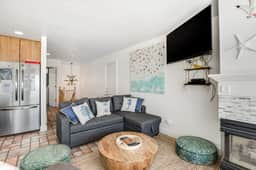Spacious oceanfront home with patio and private hot tub dog friendly - Image 2